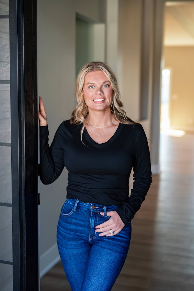April Spencer Real Estate Agent - Hometown Realty