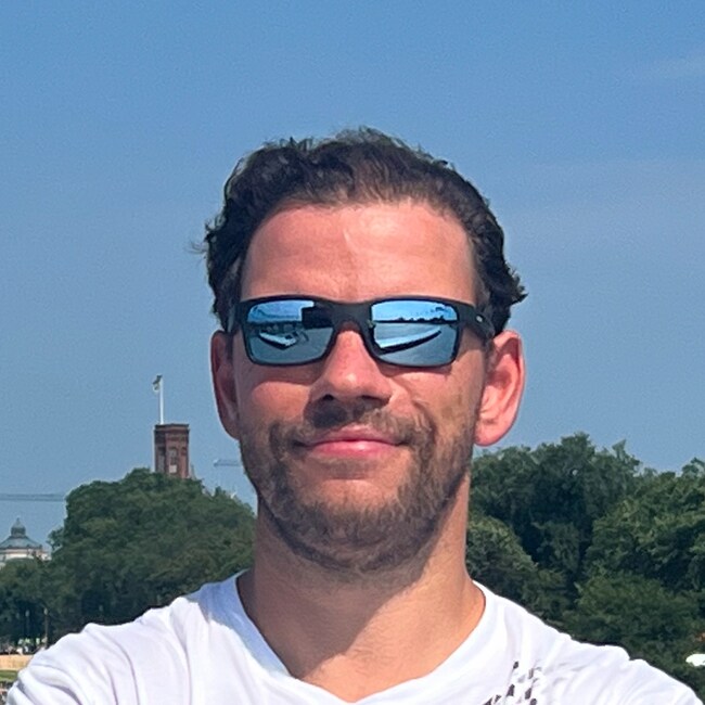 Agent Photo