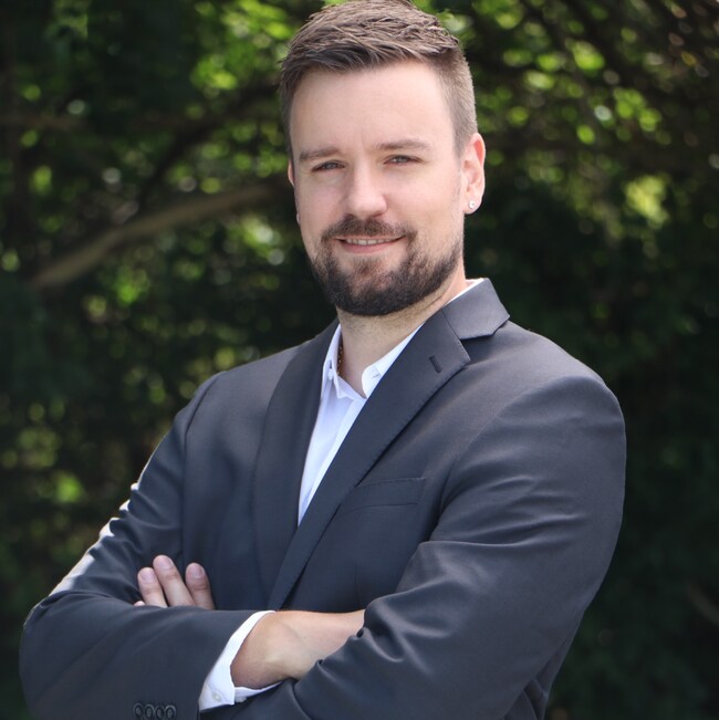 Agent Photo