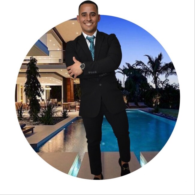 Agent Photo