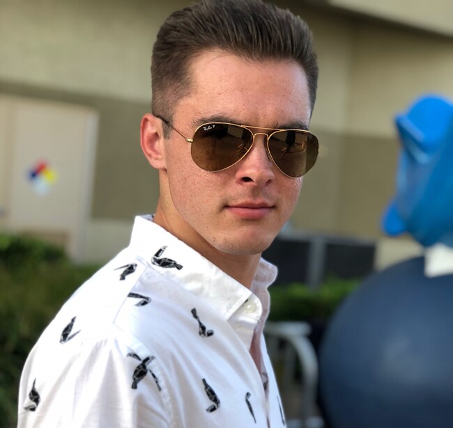 Agent Photo