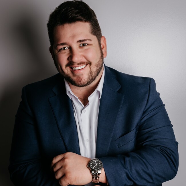 Agent Photo