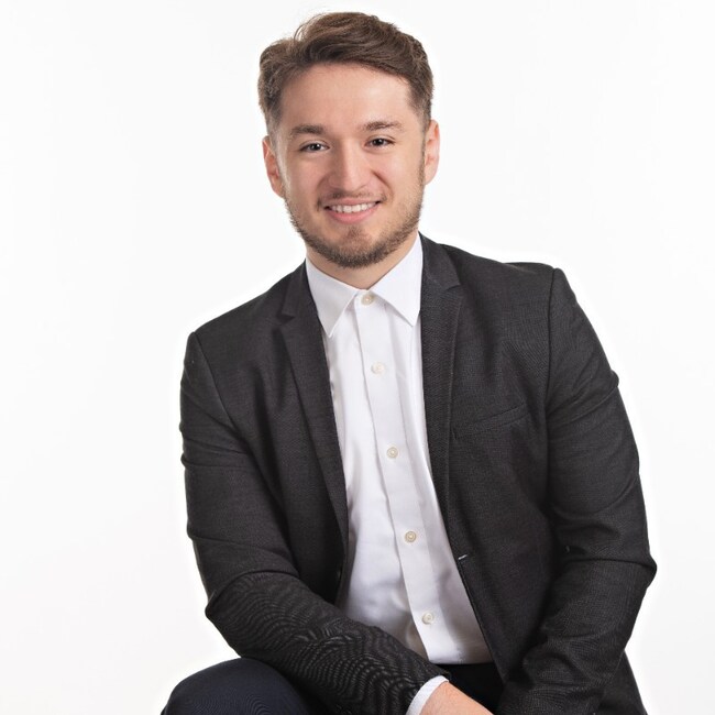 Agent Photo