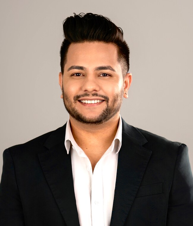 Agent Photo