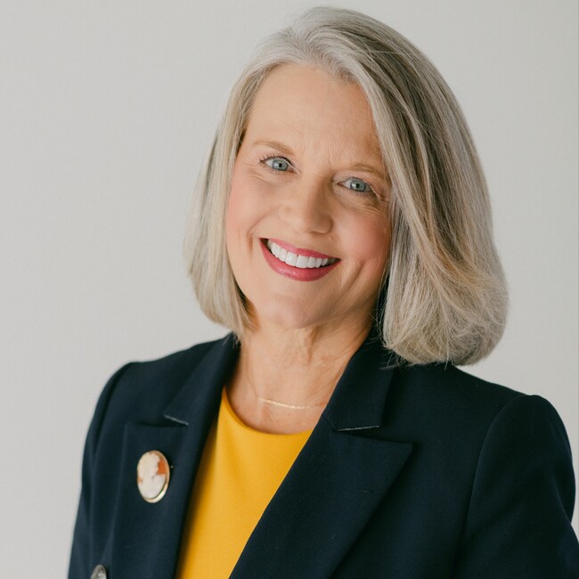 Suzette Rhoades, Real Estate Agent in Sebring, FL