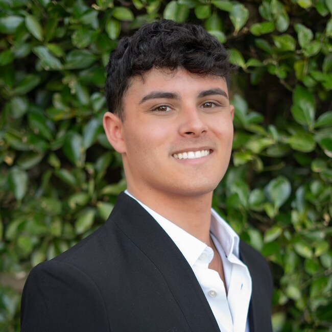 Agent Photo
