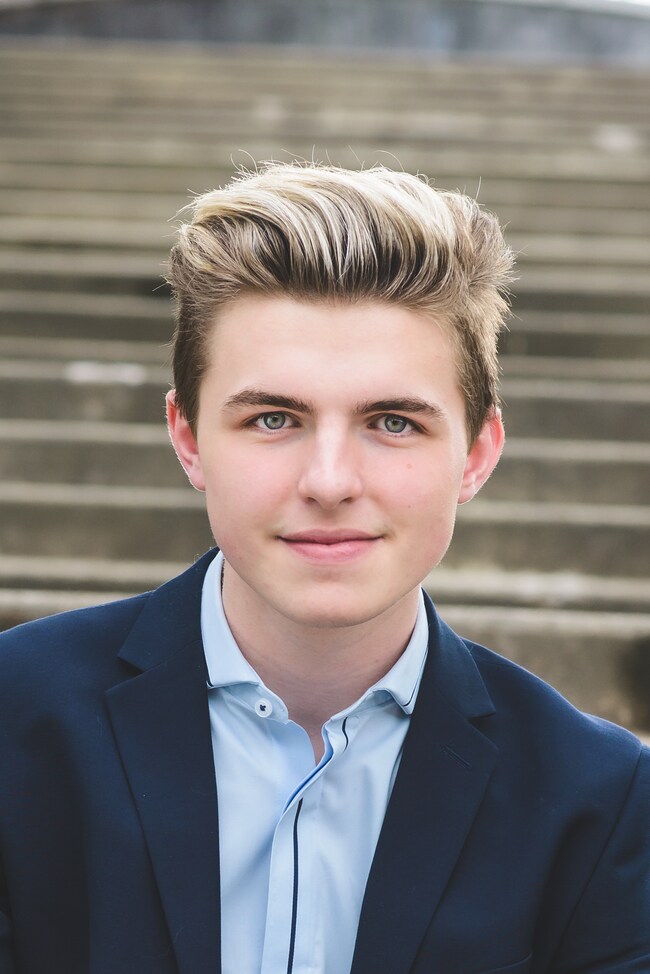 Agent Photo