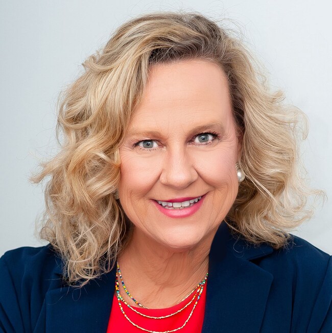 Martha Wiemerslage, Real Estate Agent in Glen Ellyn, IL