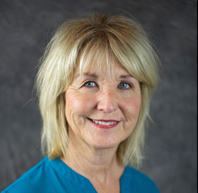 Donna Mergen Real Estate Agent - Windermere RE/City Group