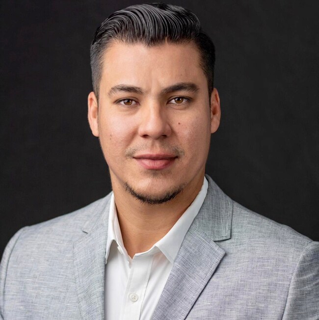 Agent Photo