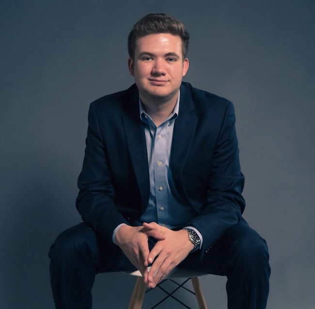 Agent Photo