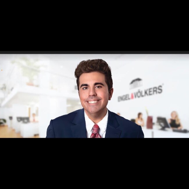 Daniel Garcia Real Estate Agent - CENTURY 21 Affiliated