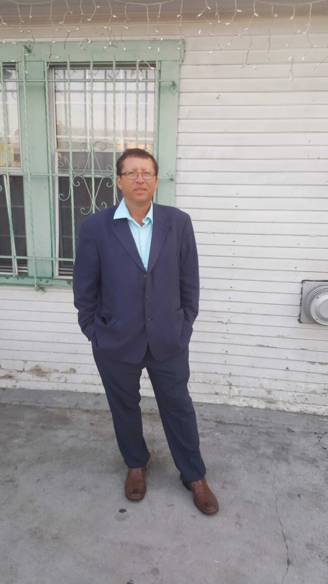 Agent Photo