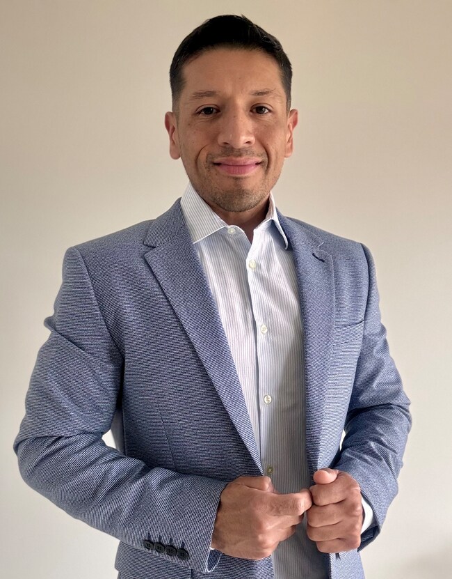Agent Photo