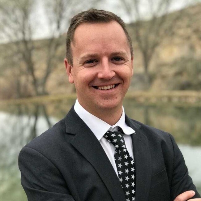 Agent Photo