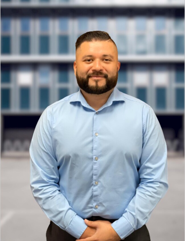 Agent Photo