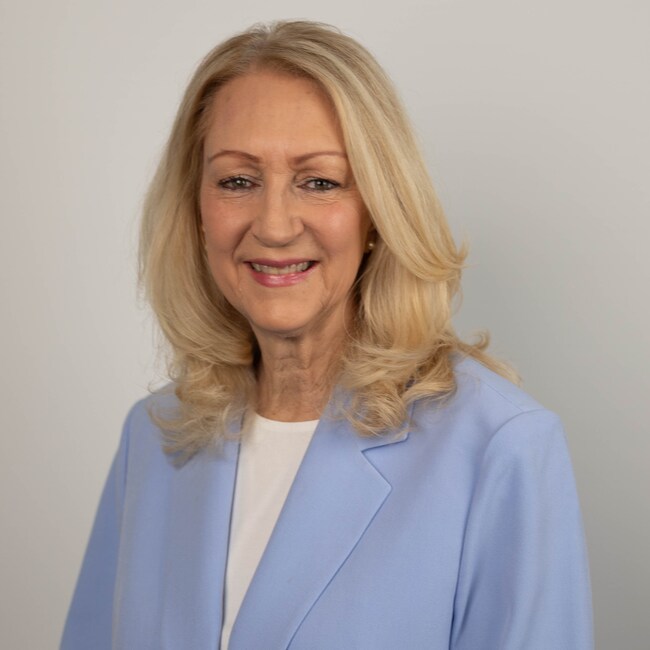 Lori Philips, Real Estate Agent in Asheville, NC