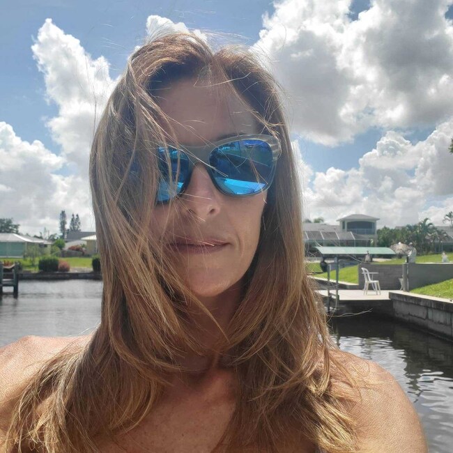 Rose Frink Real Estate Agent - Florida's Realty LLC