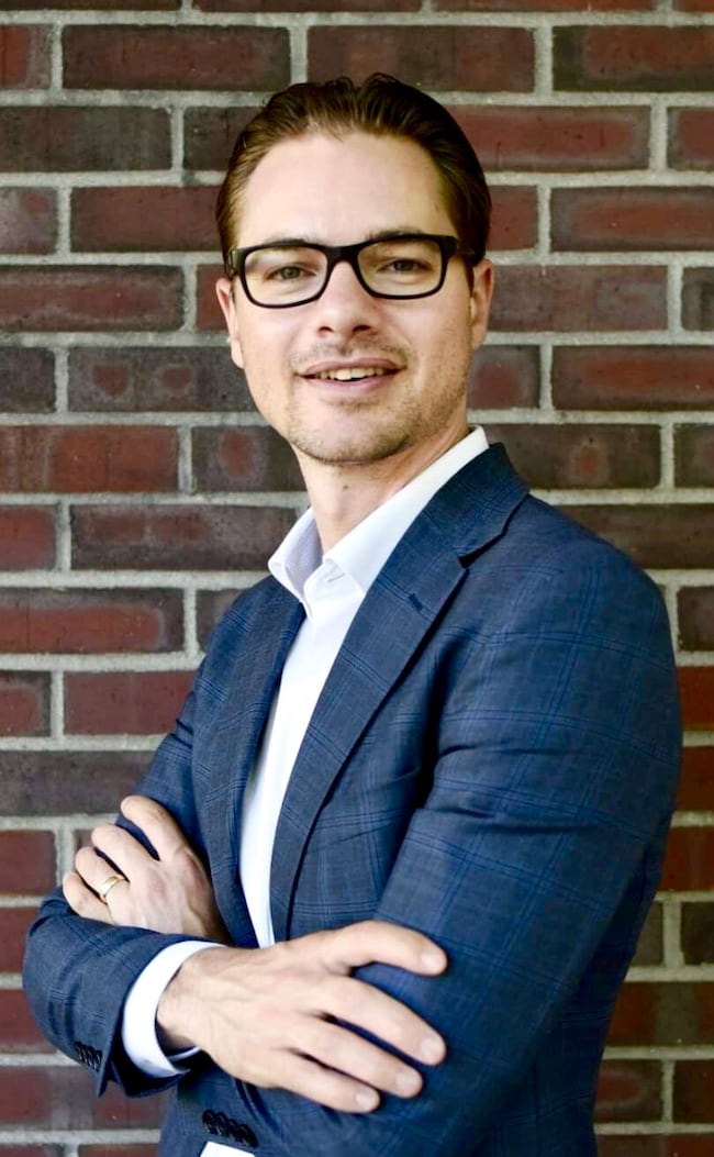 Agent Photo