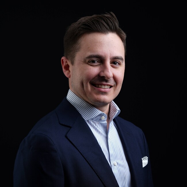 Agent Photo