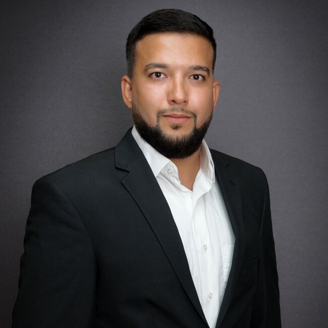 Agent Photo