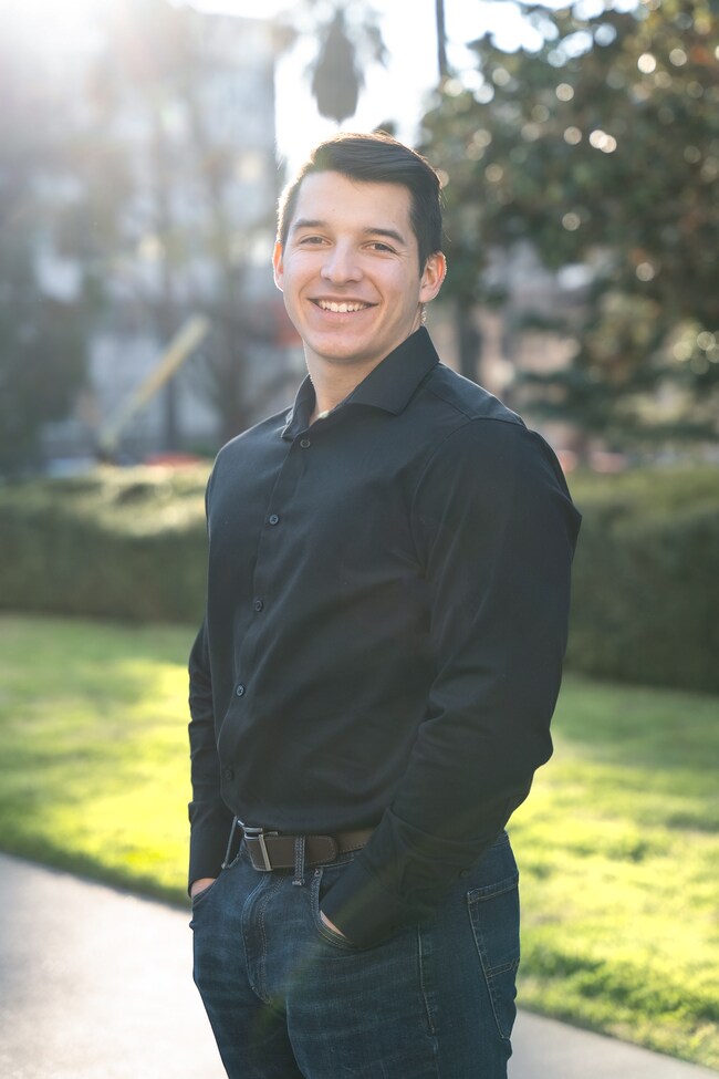 Agent Photo