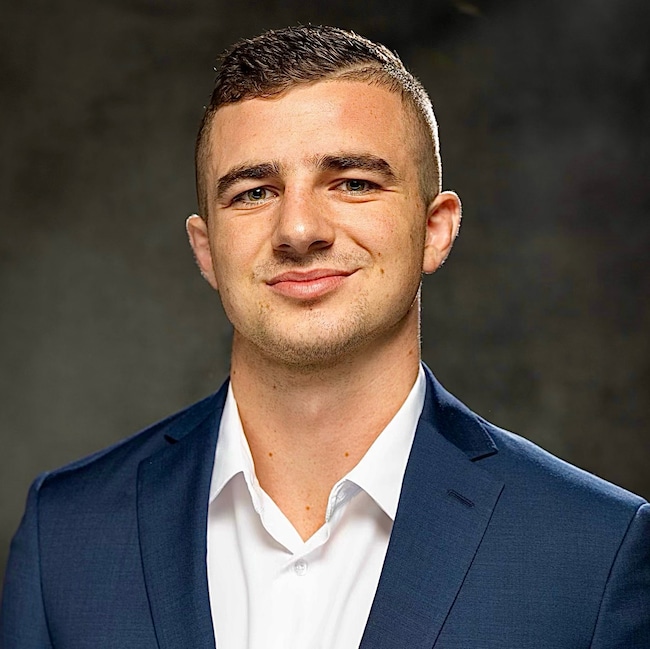 Agent Photo
