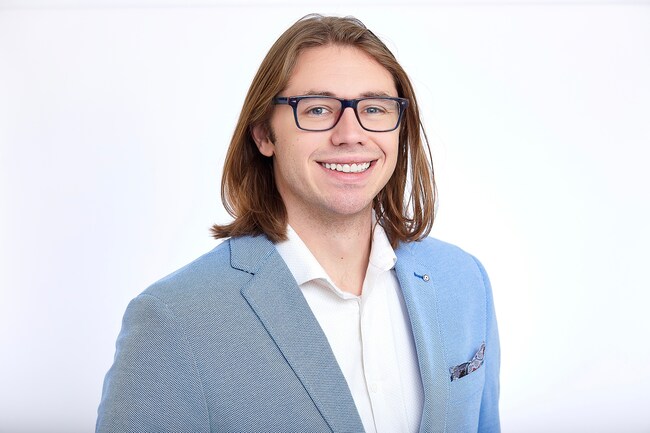 Agent Photo