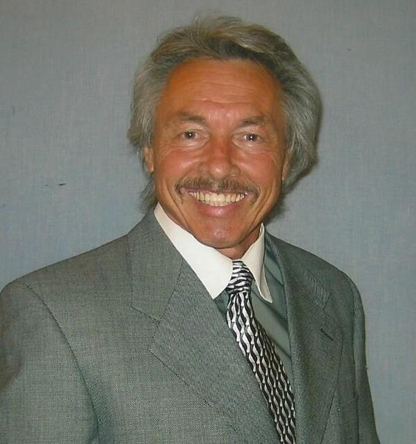 Agent Photo