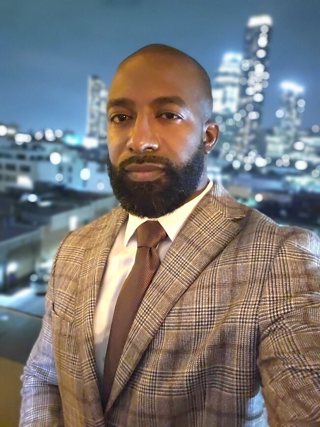 Agent Photo