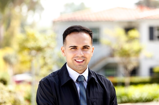 Agent Photo