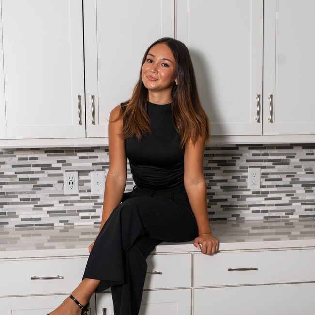 Laylanny Diaz Real Estate Agent - Realty ONE Group Innovation