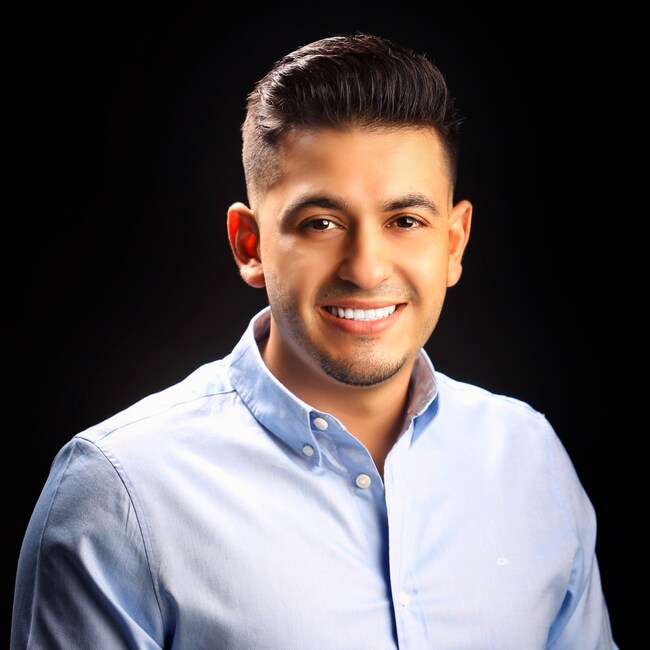 Agent Photo