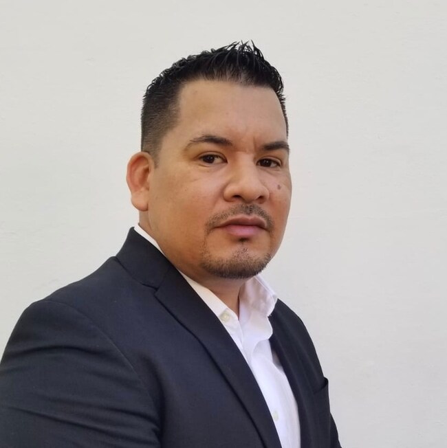 Agent Photo