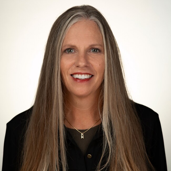Jennifer Smith Real Estate Agent - Embarc Realty