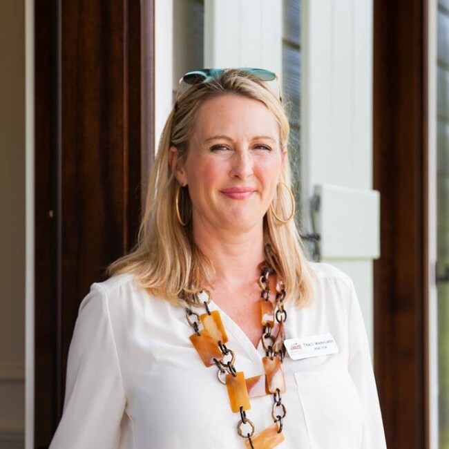 Traci Warhurst Real Estate Agent - Elite By The Beach, LLC