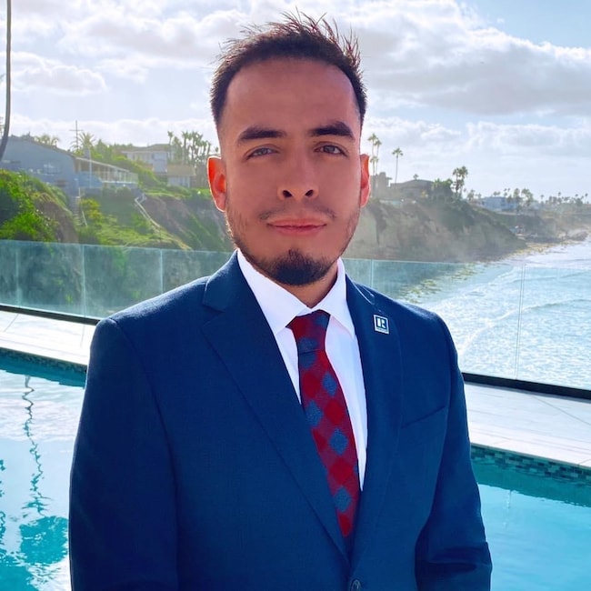 Agent Photo