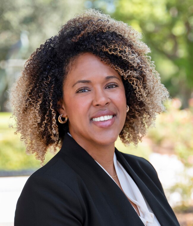 Amy Saavedra Real Estate Agent - HOMEVEST REALTY