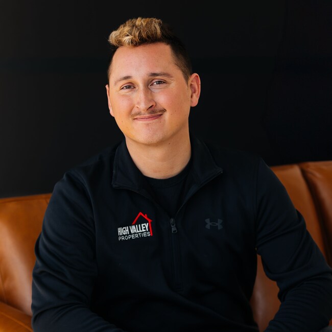 Agent Photo
