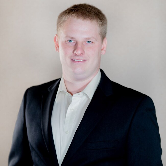 Agent Photo