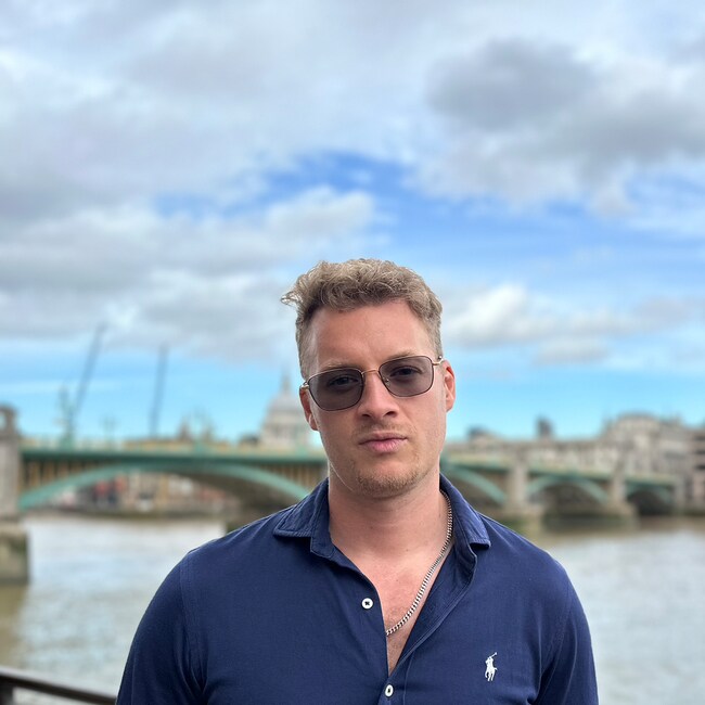 Agent Photo