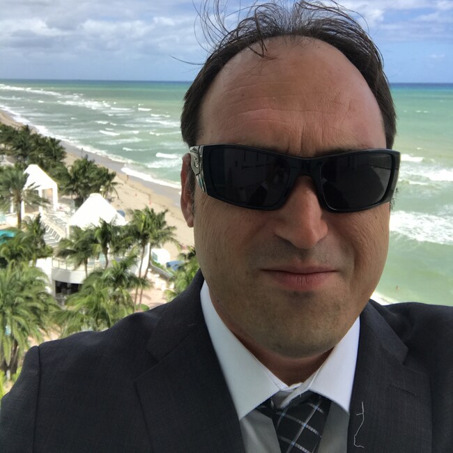 Agent Photo