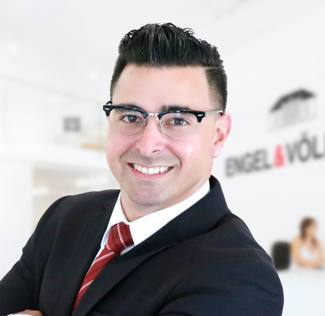 Agent Photo