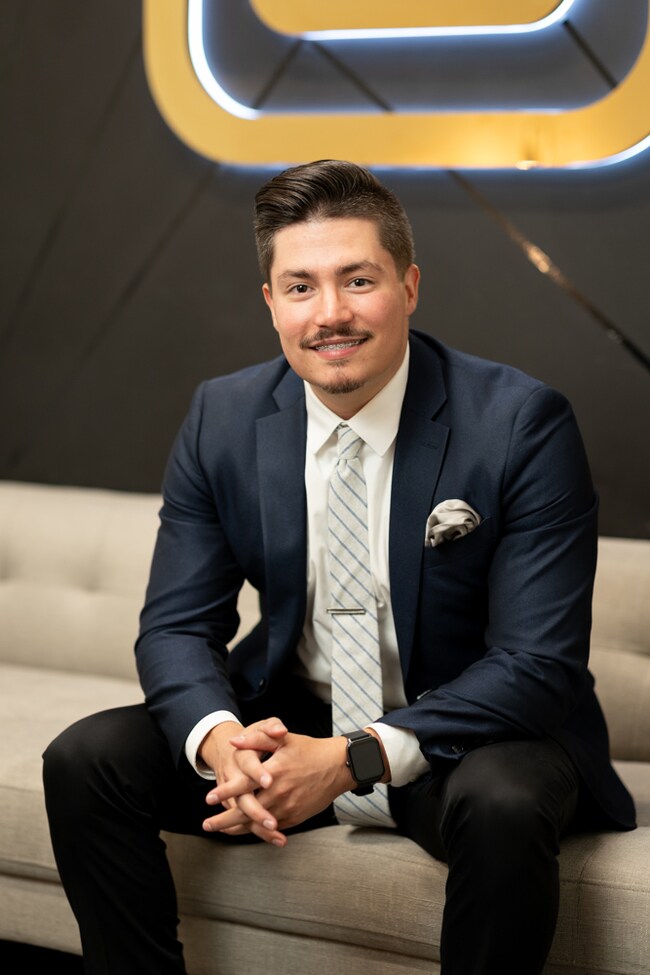 Agent Photo