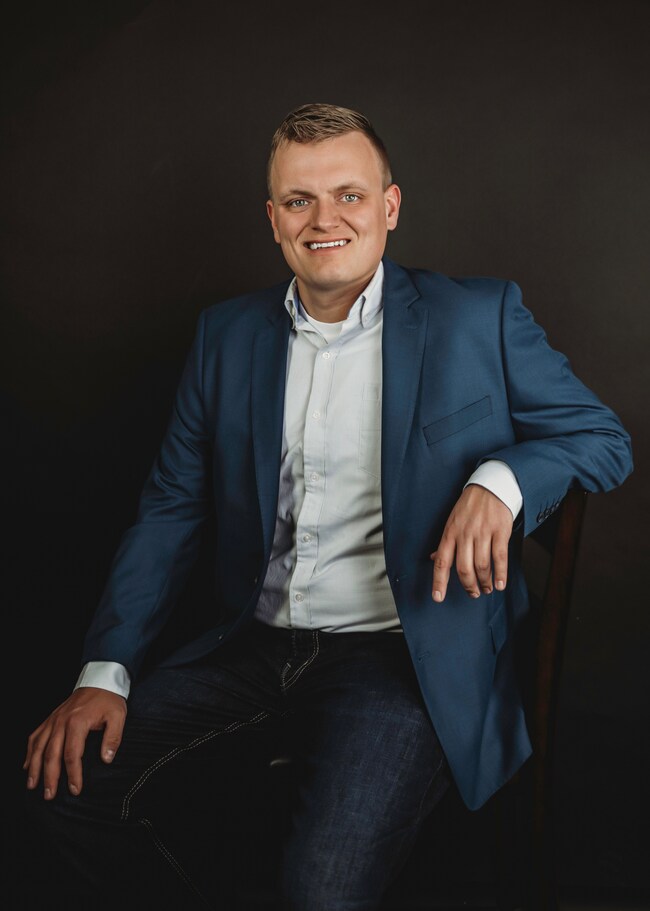 Agent Photo