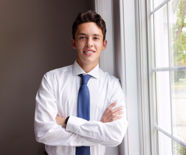 Agent Photo