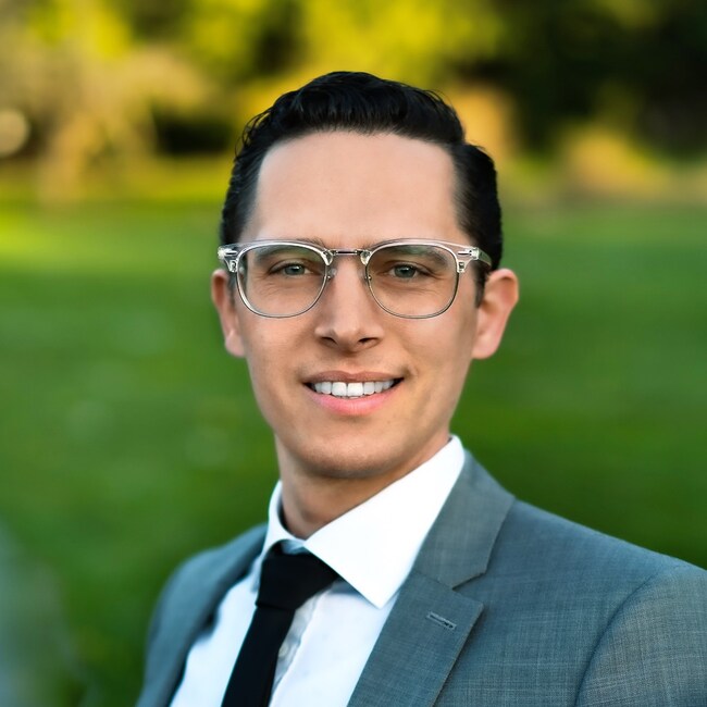 Agent Photo