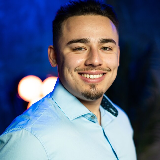 Agent Photo