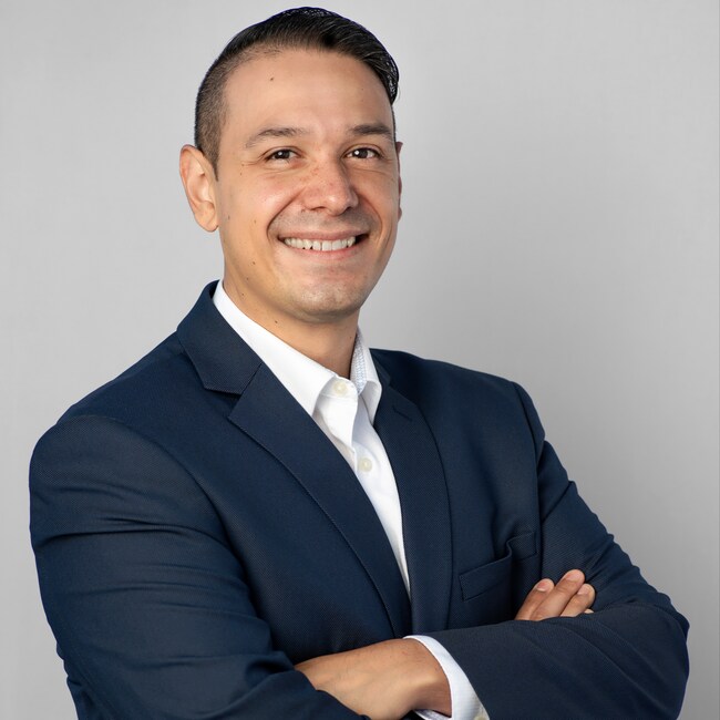 Agent Photo