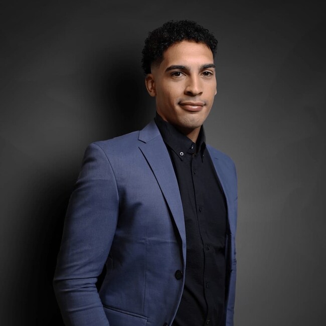 Agent Photo